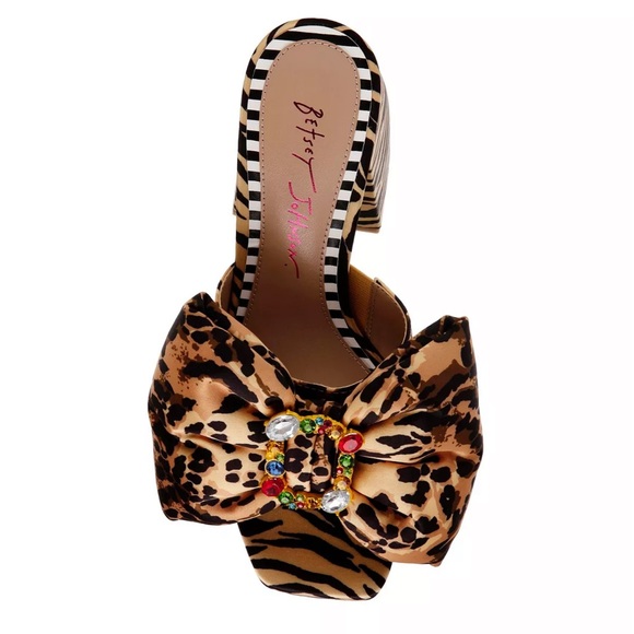 Betsey Johnson Leopard Print Heels - Picture 6 of 12